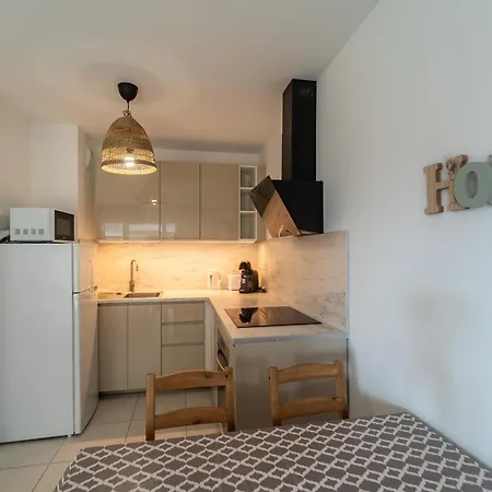 Ensoleille - Bel Appt Avec Terrasse Le Lavandou